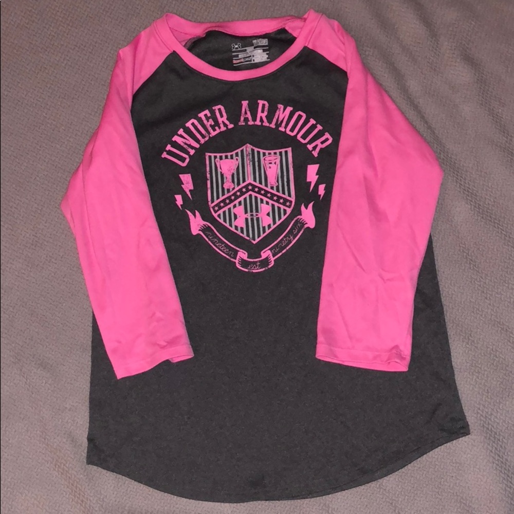 Grey and pink quarter length under armour shirt